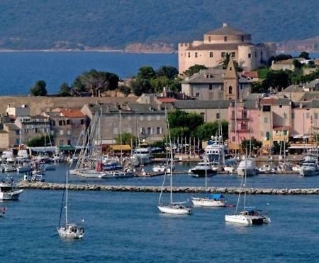 Appartement Plein Centre Saint Florent Face Au Port Kültér fotó